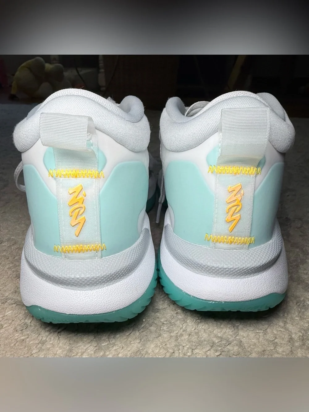Nike Air mJordan’s Zion 1 White Dynamic Turquoise Basketball Shoes Mens size 8.5